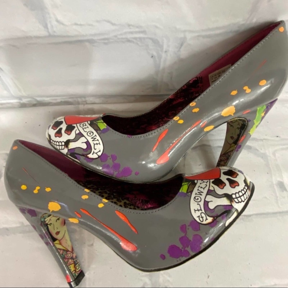 ED HARDY VINTAGE Love Kills Skull Print Gray  Pumps Women’s Size 7